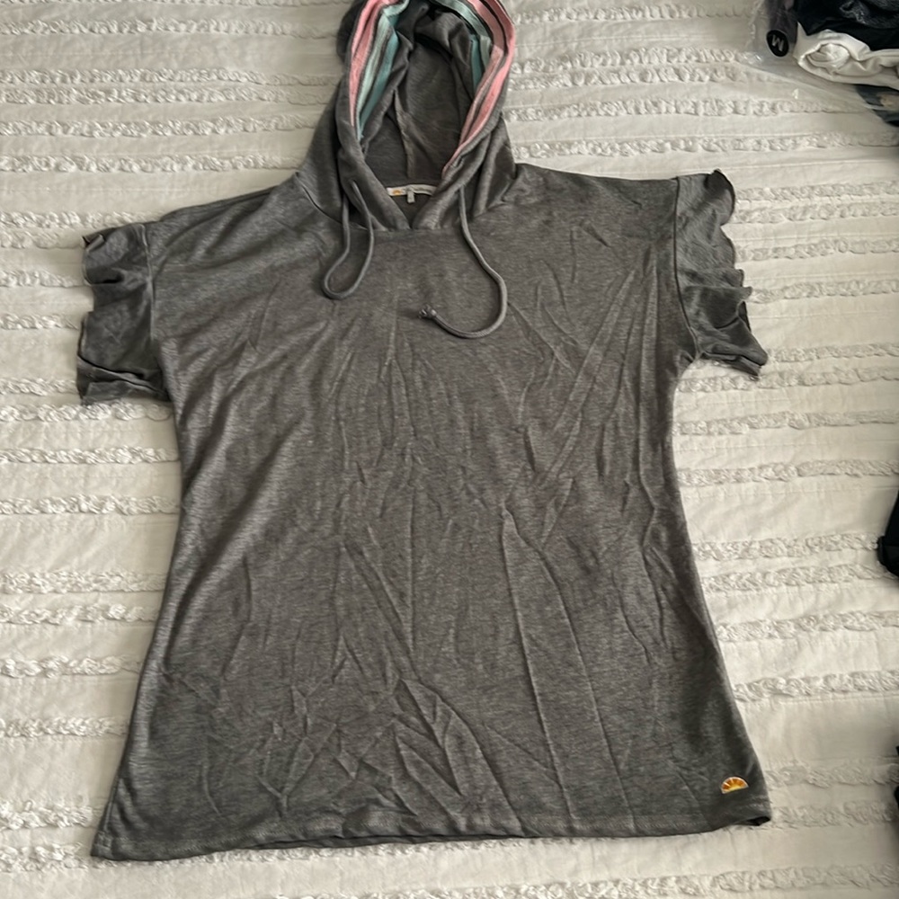 Medium short sleeve hoodie